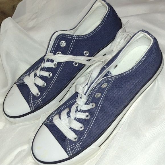 Navy blue canvas shoe size 7 new without tags - Picture 1 of 2